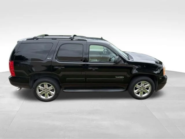 Used 2013 Black GMC SLT image 2