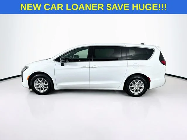 New 2027 Bright White Clear-Coat Exterior Paint Chrysler  image 4