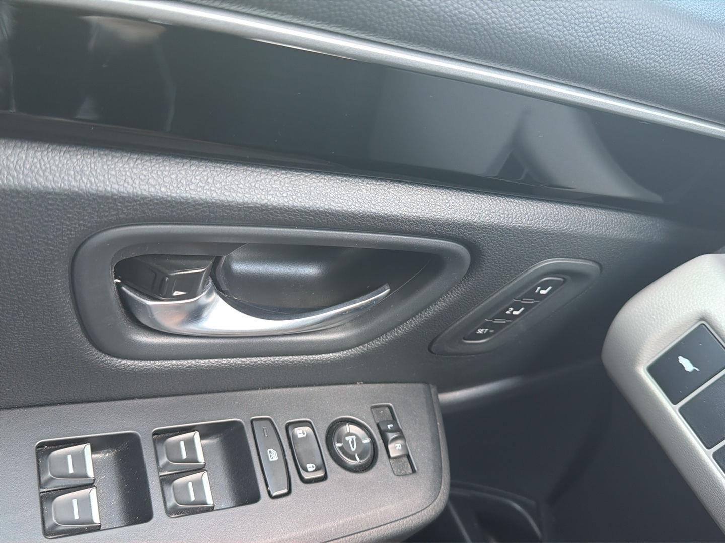 Used 2026 Obsidian Blue Pearl Honda RTL image 16
