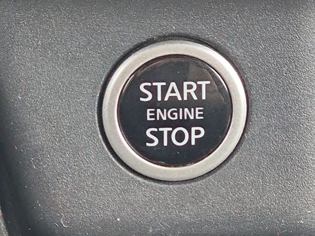 Used 2023 Gray Nissan SV image 18