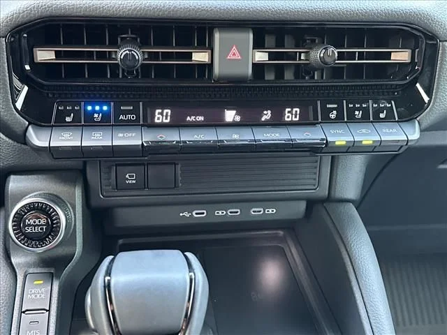 Used 2025 White Toyota Base image 31