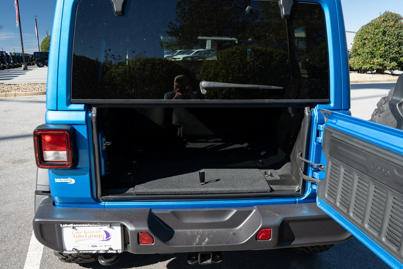 New 2026 Hydro Blue Pearl-Coat Exterior Paint Jeep Willys image 9