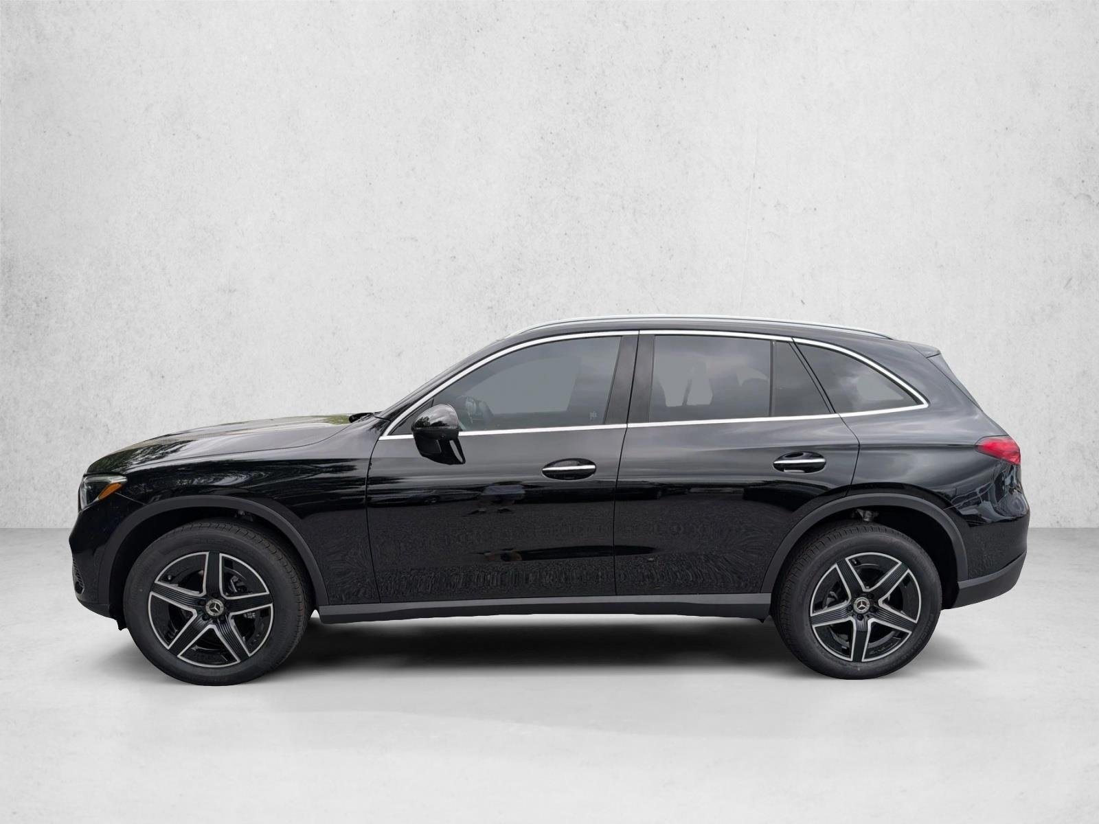New 2026 Black Mercedes-Benz GLC300 image 5