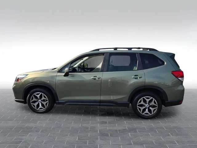 Used 2021 Green Subaru Premium image 4
