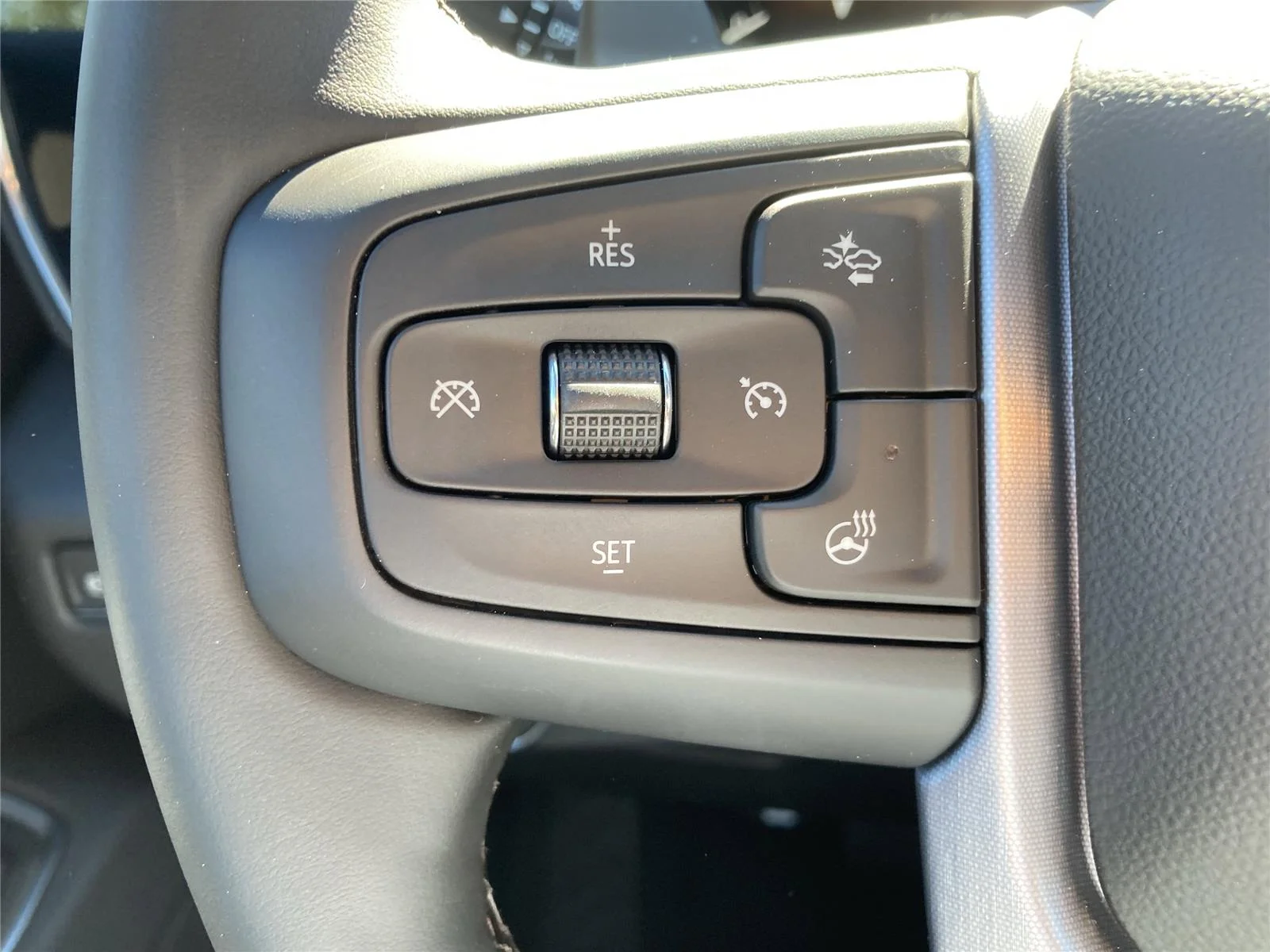 New 2026 Summit White GMC Elevation image 25