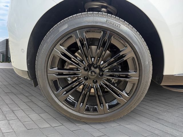 Certified Used 2026  Land Rover SE image 9