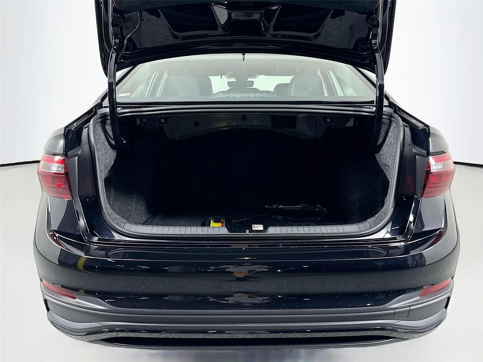 2025 Volkswagen Jetta SE - Photo 24