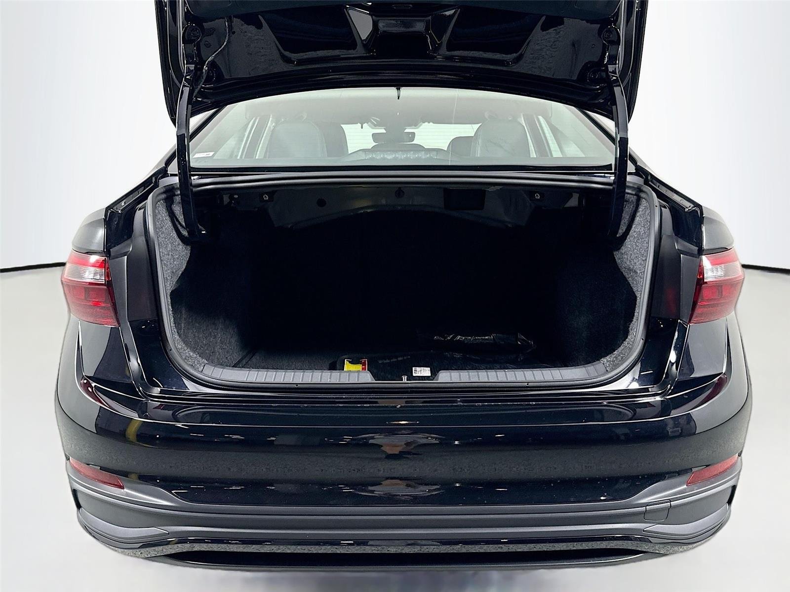 New 2025 Deep Black Pearl Volkswagen SE image 24