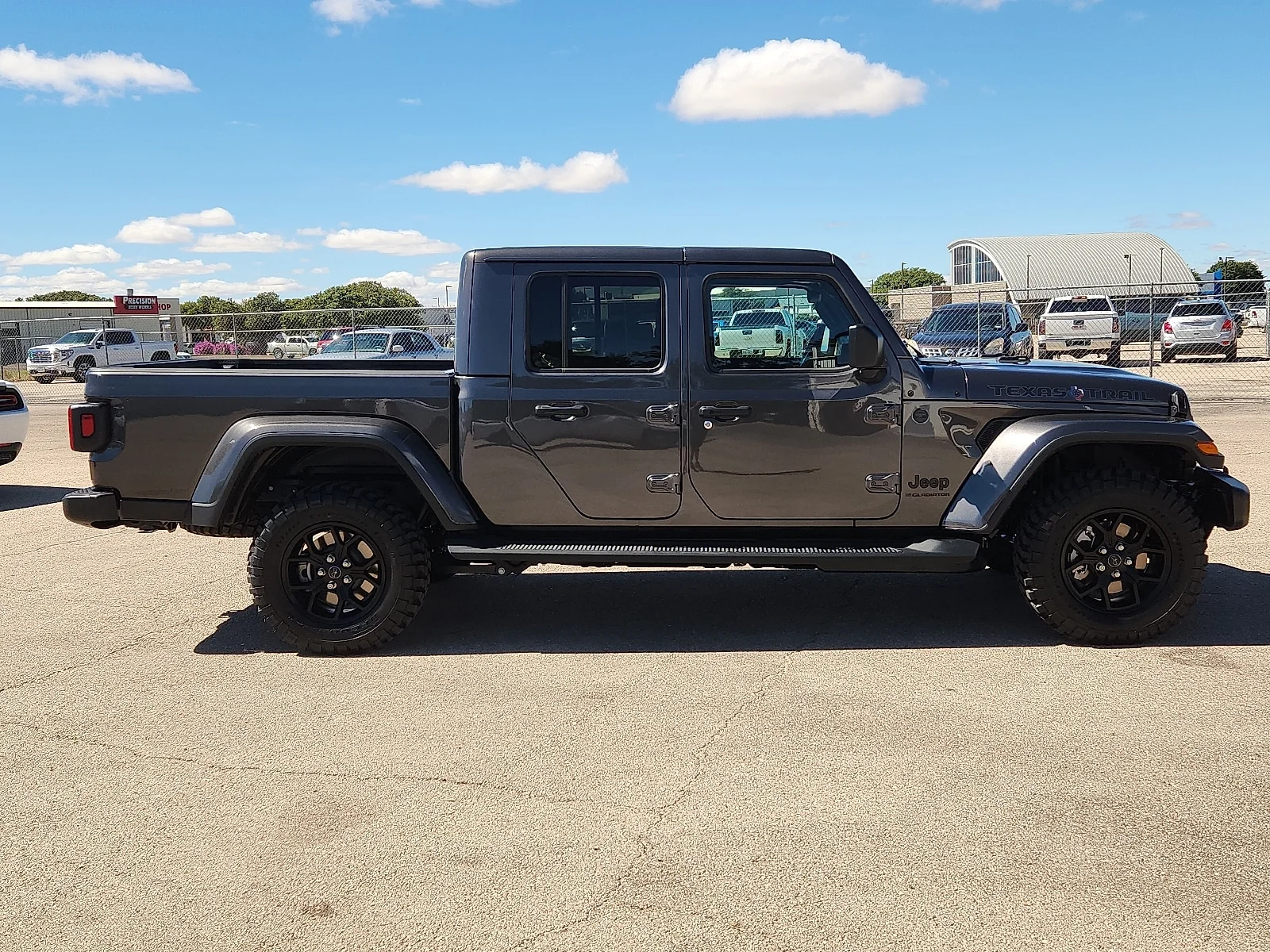 New 2026 Granite Crystal Metallic Clear-Coat  Paint Jeep TEXAS TRAIL 4X4 image 5