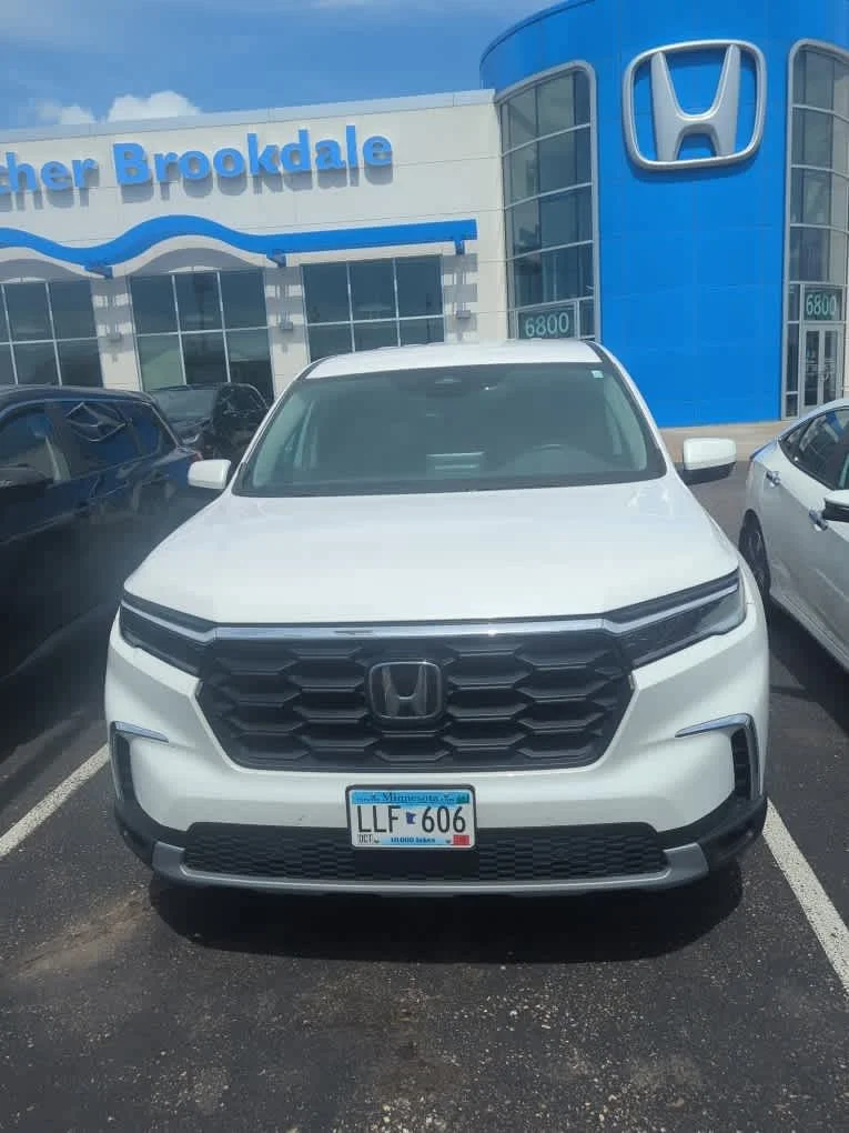 Used 2023 Platinum White Pearl Honda EX-L 8 Passenger image 2