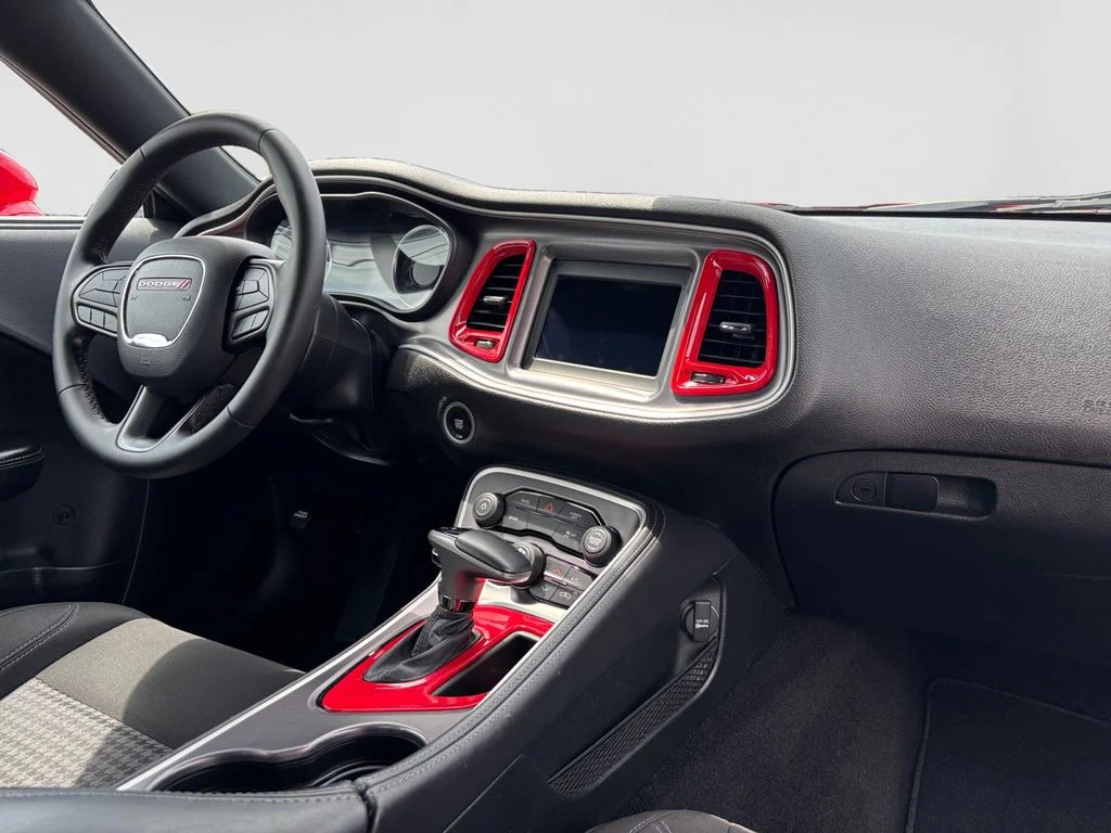 Used 2020 Red Dodge SXT image 49