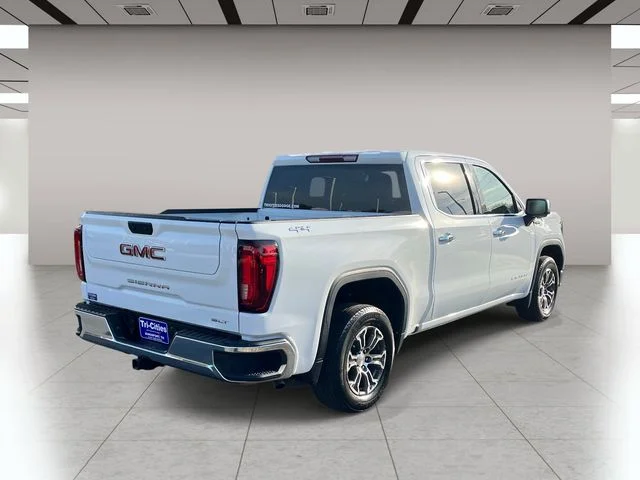 Used 2025 White GMC SLT image 3