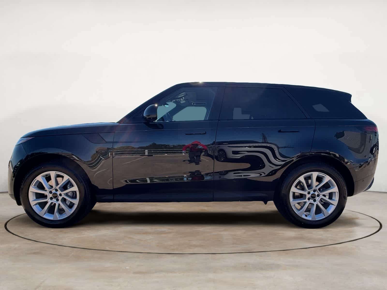 New 2027 Santorini Black LAND ROVER SE P360 image 2