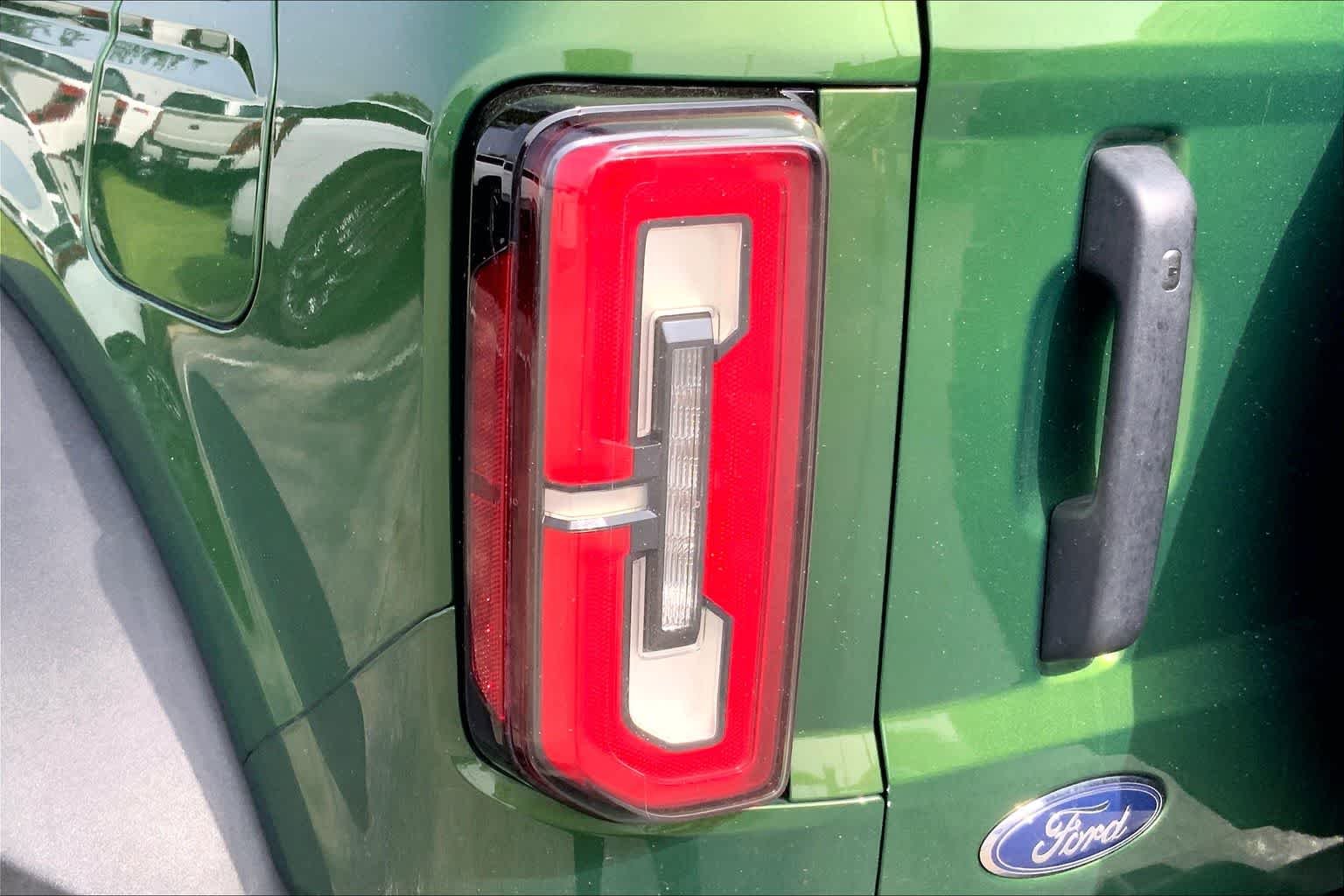 Used 2023 Eruption Green Metallic Ford Wildtrak image 25