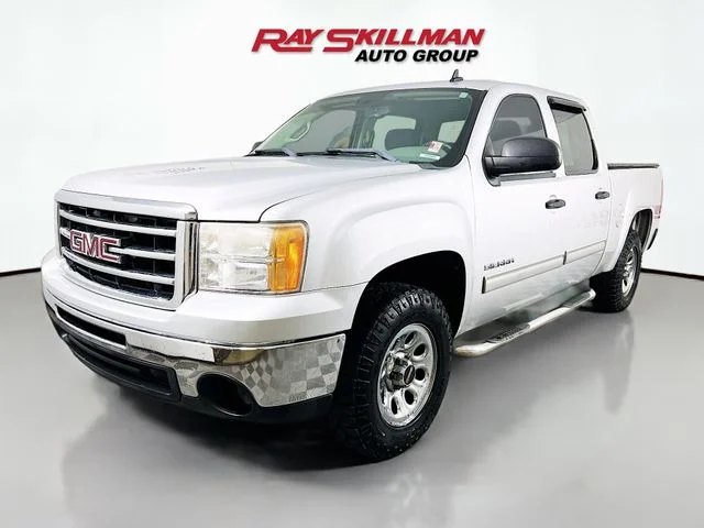 Used 2012 Silver GMC SL image 3