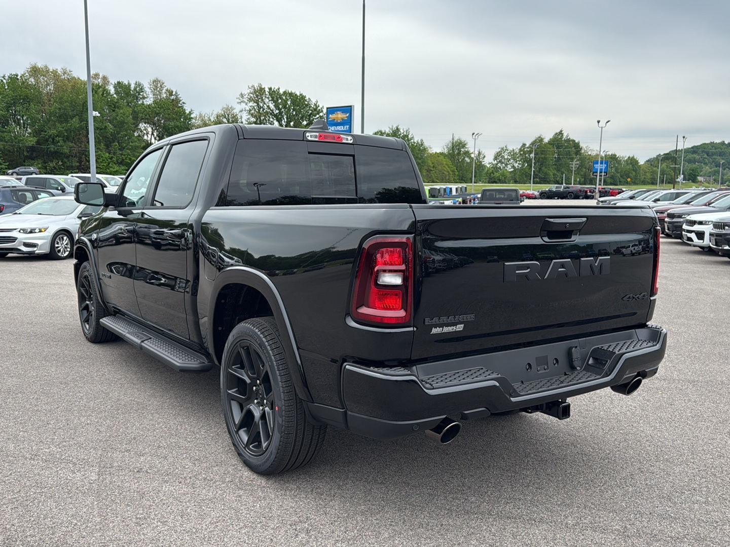 New 2026 Diamond Black Crystal Pearl-Coat Exterior Paint RAM Laramie image 18
