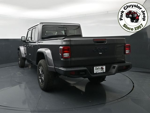 New 2026 Granite Crystal Metallic Clear-Coat Exterior Paint Jeep Sport S image 4