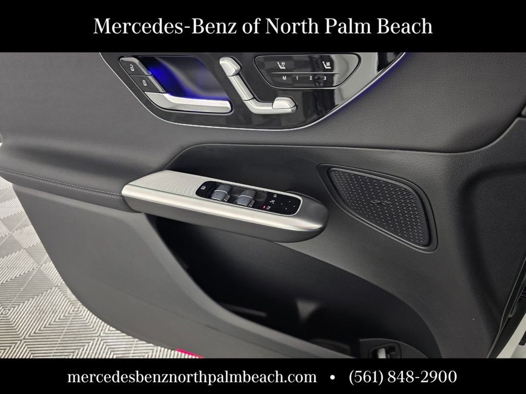 New 2026 Polar White Mercedes-Benz GLC 300 image 18