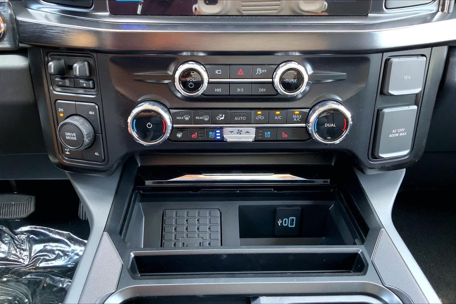 New 2026 Agate Black Metallic Ford F-250® Lariat® image 19