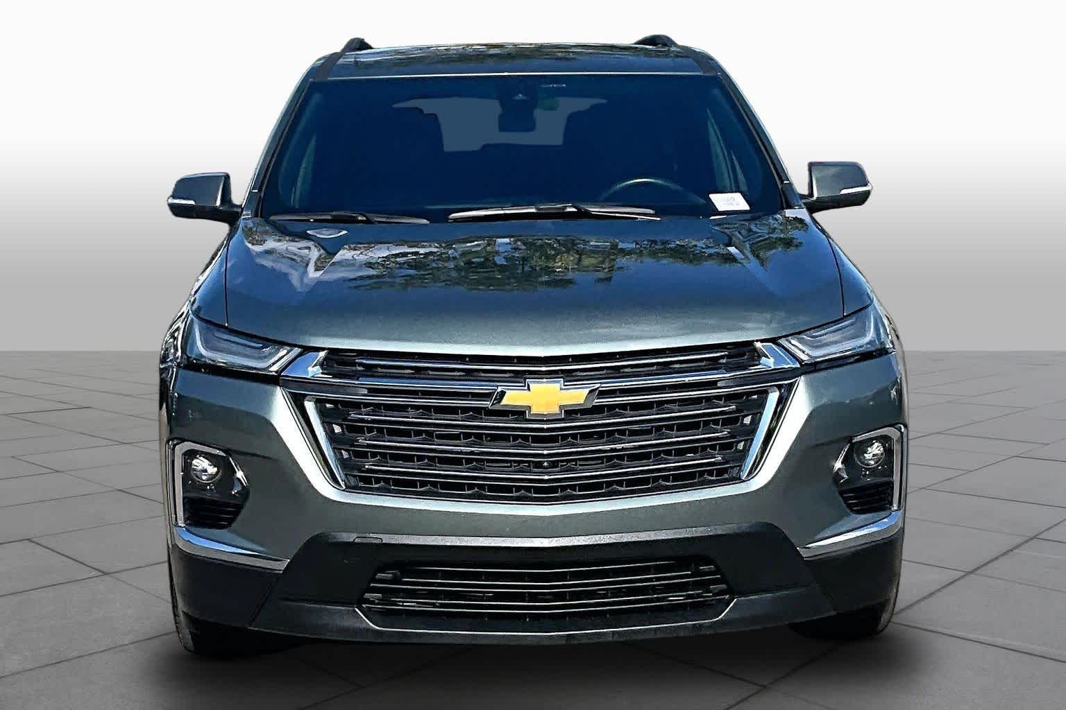 Used 2022 Silver Sage Metallic Chevrolet LT Cloth image 4