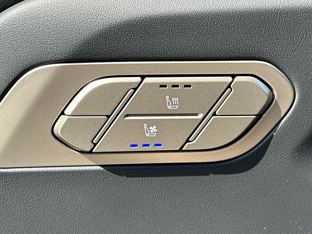 New 2027 Black Kia EX image 33