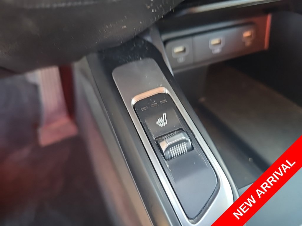 Used 2021  Kia LX image 12