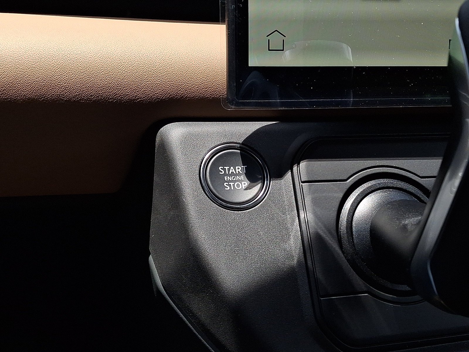 New 2026 Fuji White LAND ROVER X-Dynamic SE image 14