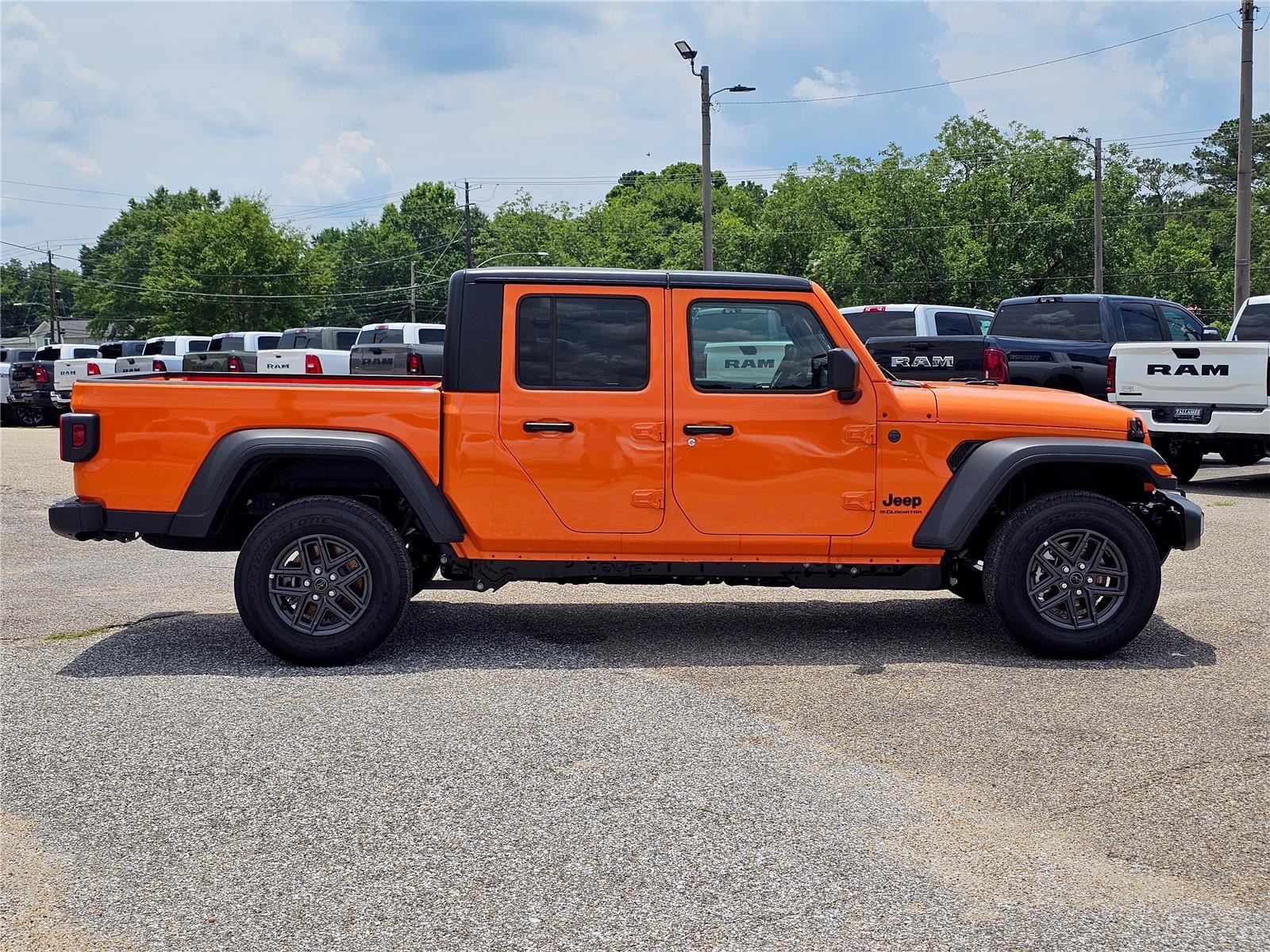 New 2026 Joose Jeep Sport S image 8