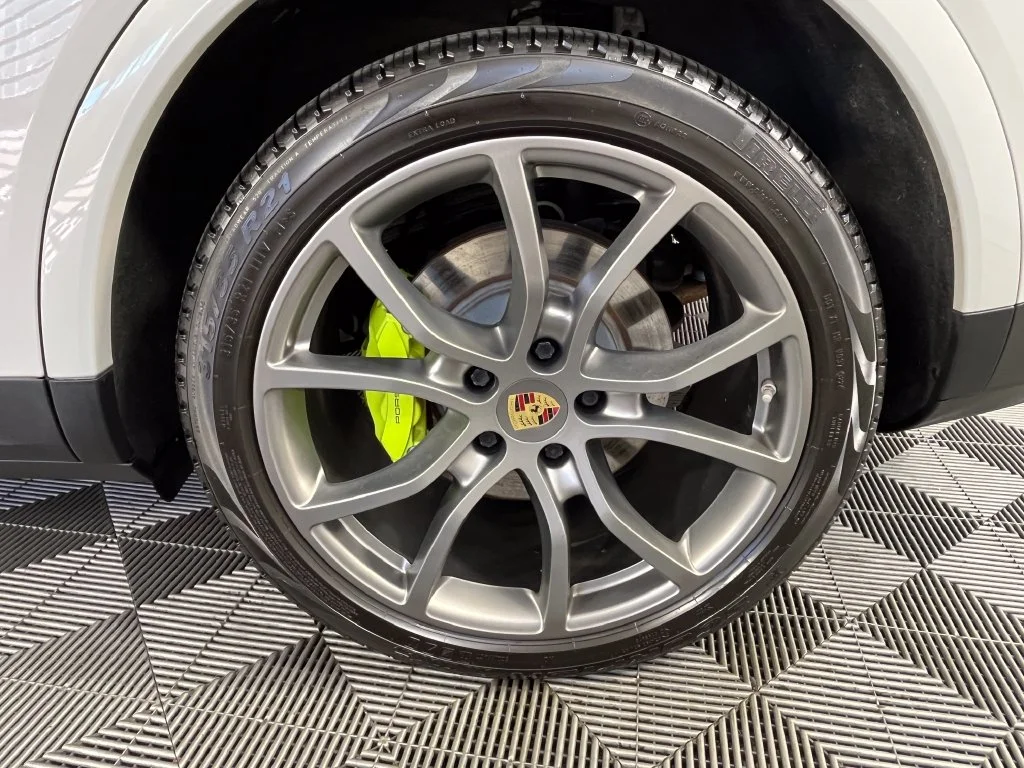 Used 2021 Chalk Porsche Base image 15
