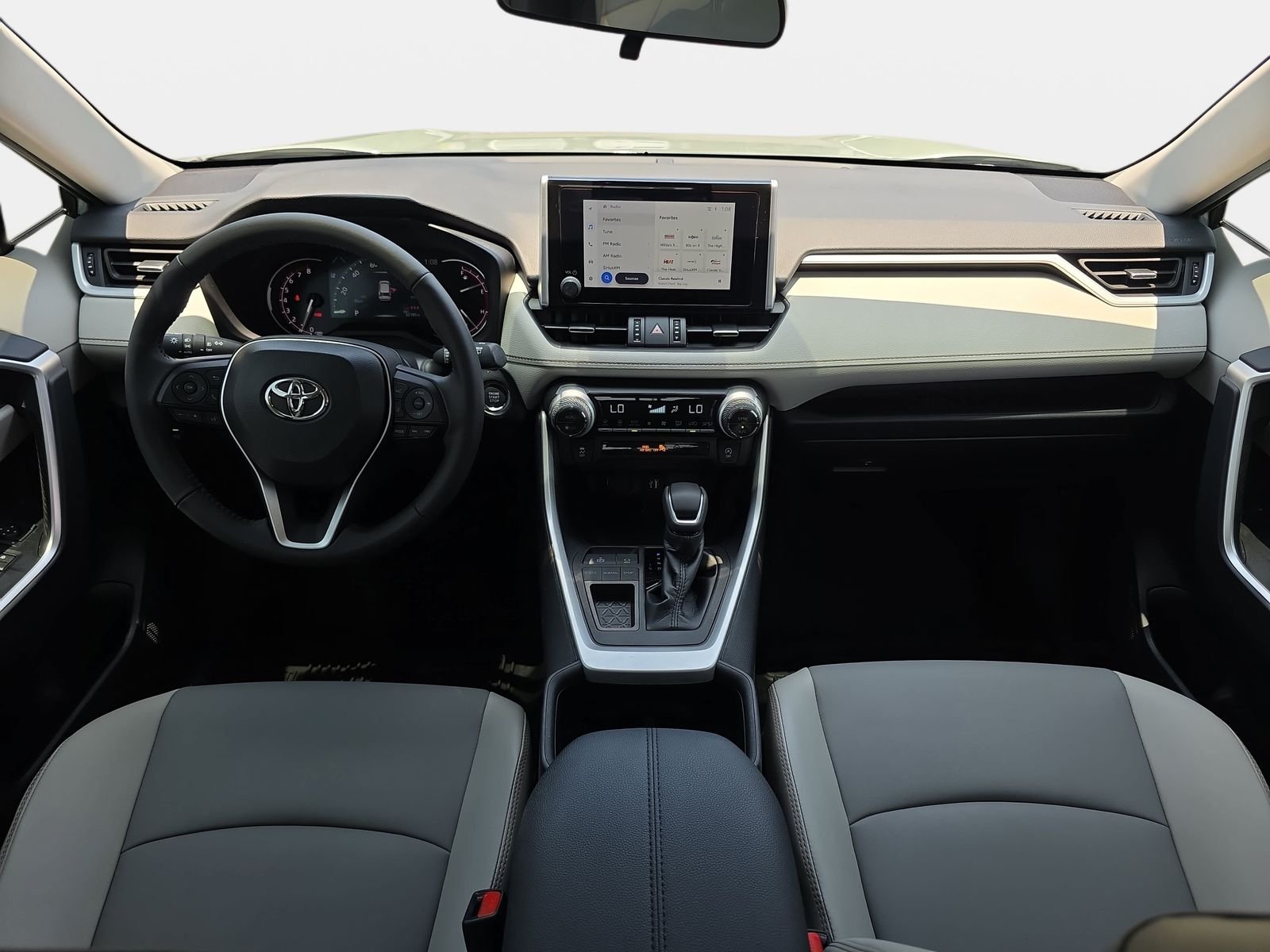 Used 2023  Toyota XLE Premium image 9
