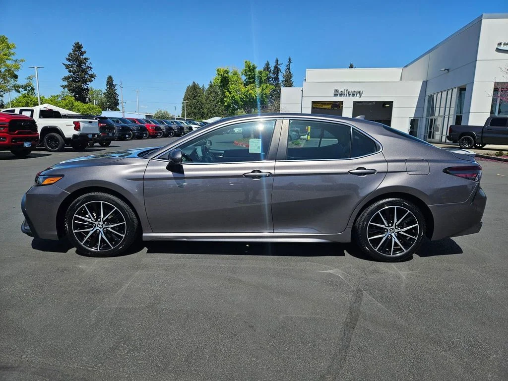 Used 2024 Predawn Gray Mica Toyota SE image 3