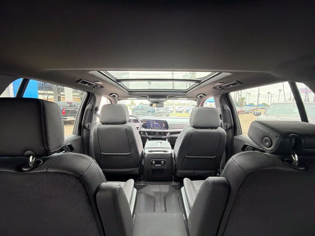 2027 Chevrolet Tahoe Z71 - Photo 13