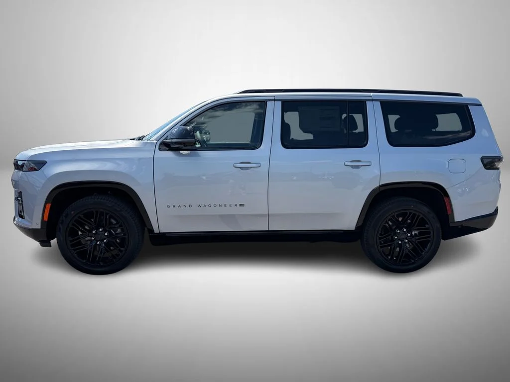 New 2026 Silver-Zynith Exterior Paint Jeep Limited Reserve image 6
