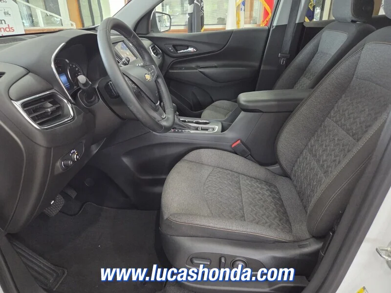 Used 2024 WHITE CHEVROLET FWD 4dr LT w/1LT image 7