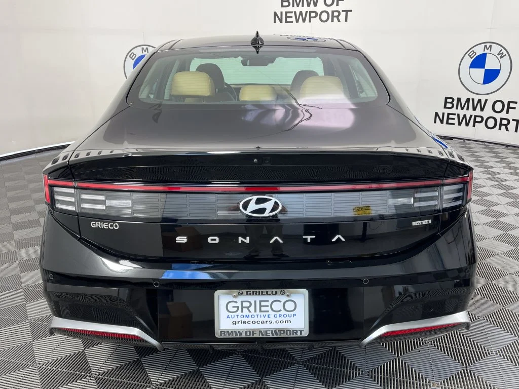 Used 2026 Abyss Black Hyundai Limited image 12