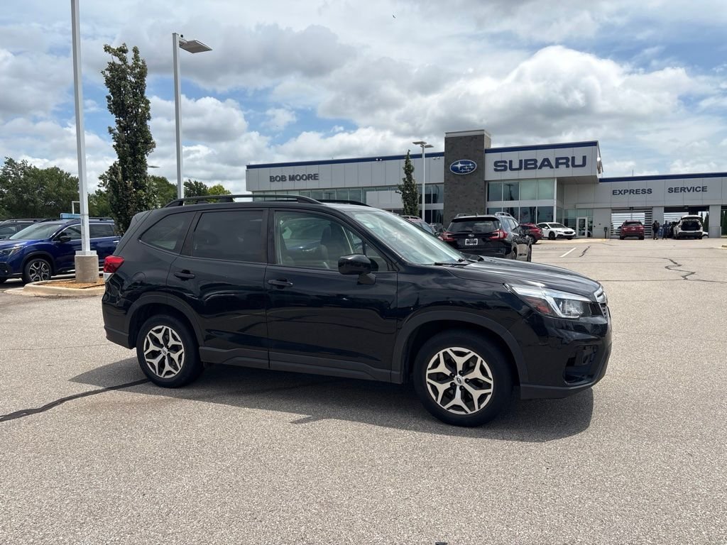 Used 2020 Black Subaru Premium image 1