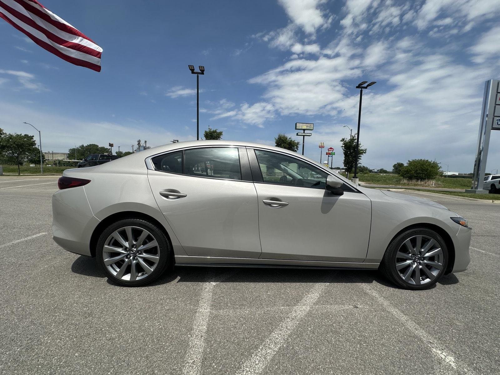 Used 2023 Platinum Quartz Metallic Mazda 2.5 S Preferred image 4