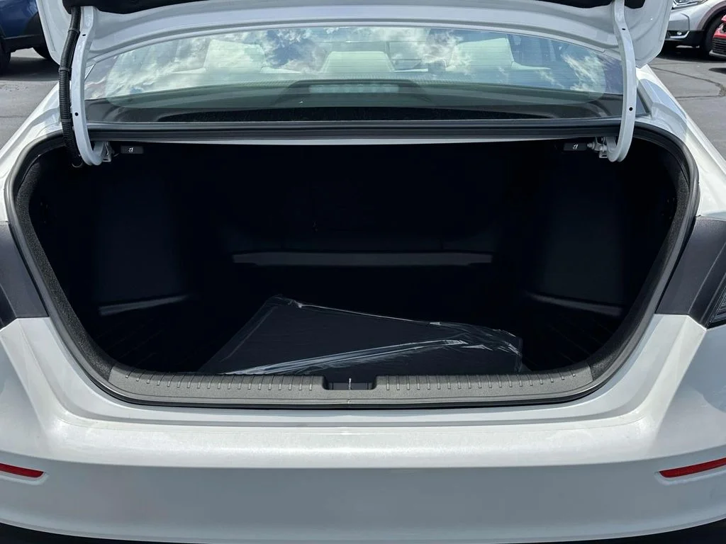 2025 Honda Accord SE - Photo 8