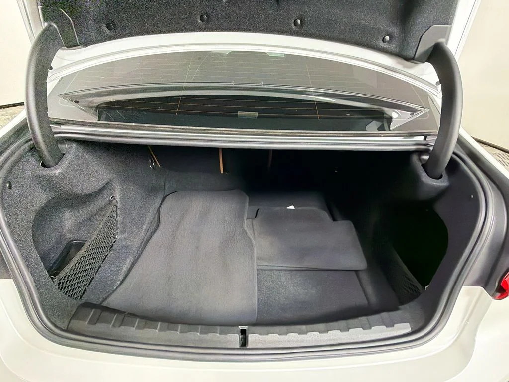 Used 2019 White BMW 330i image 28