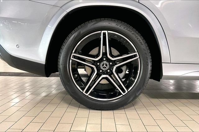 New 2026 Silver Mercedes-Benz GLS 450 image 21