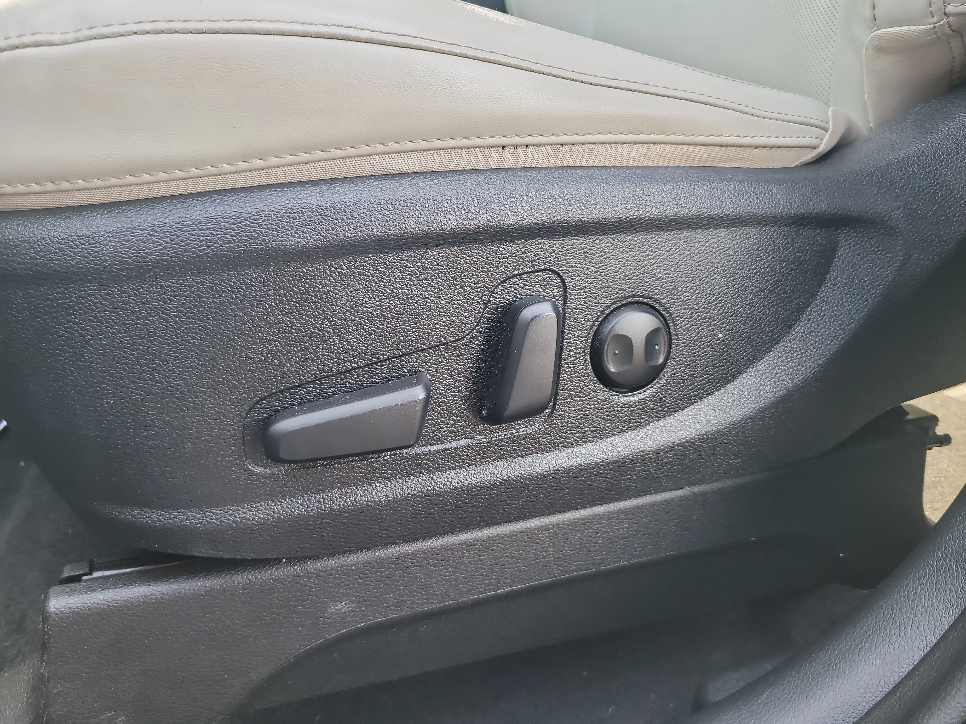 Used 2021 Ebony Black Kia S image 19