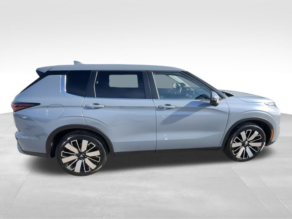 2026 Mitsubishi Outlander SE - Photo 9