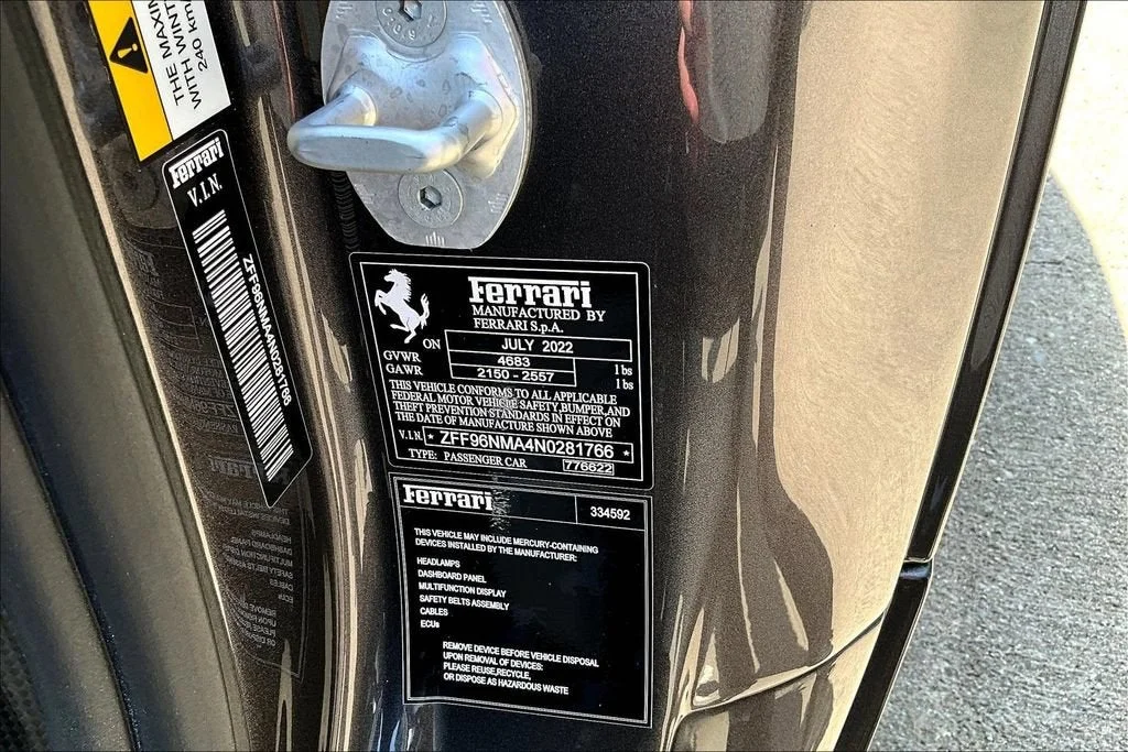 Used 2022 Extra Sample Ferrari  image 17