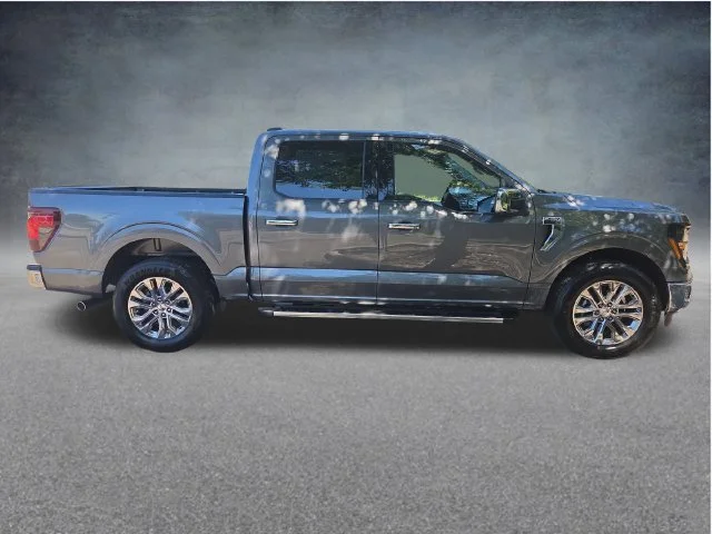 New 2026 Carbonized Gray Metallic Ford XLT image 9