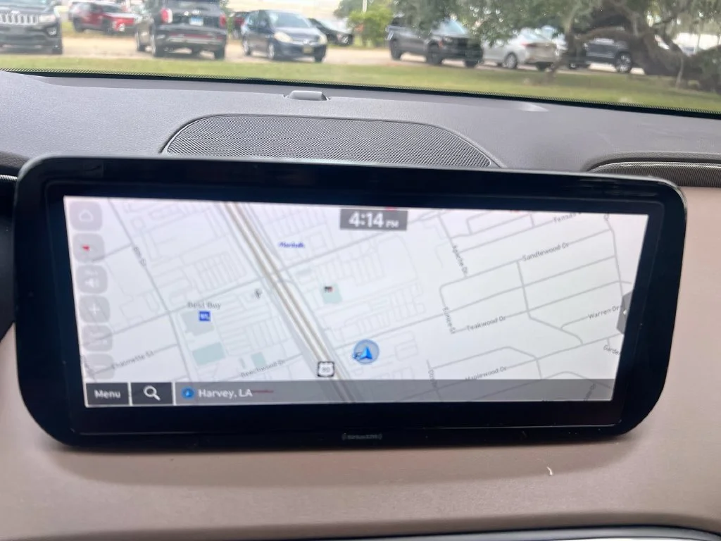 Used 2023 Black Hyundai SEL Convenience image 18