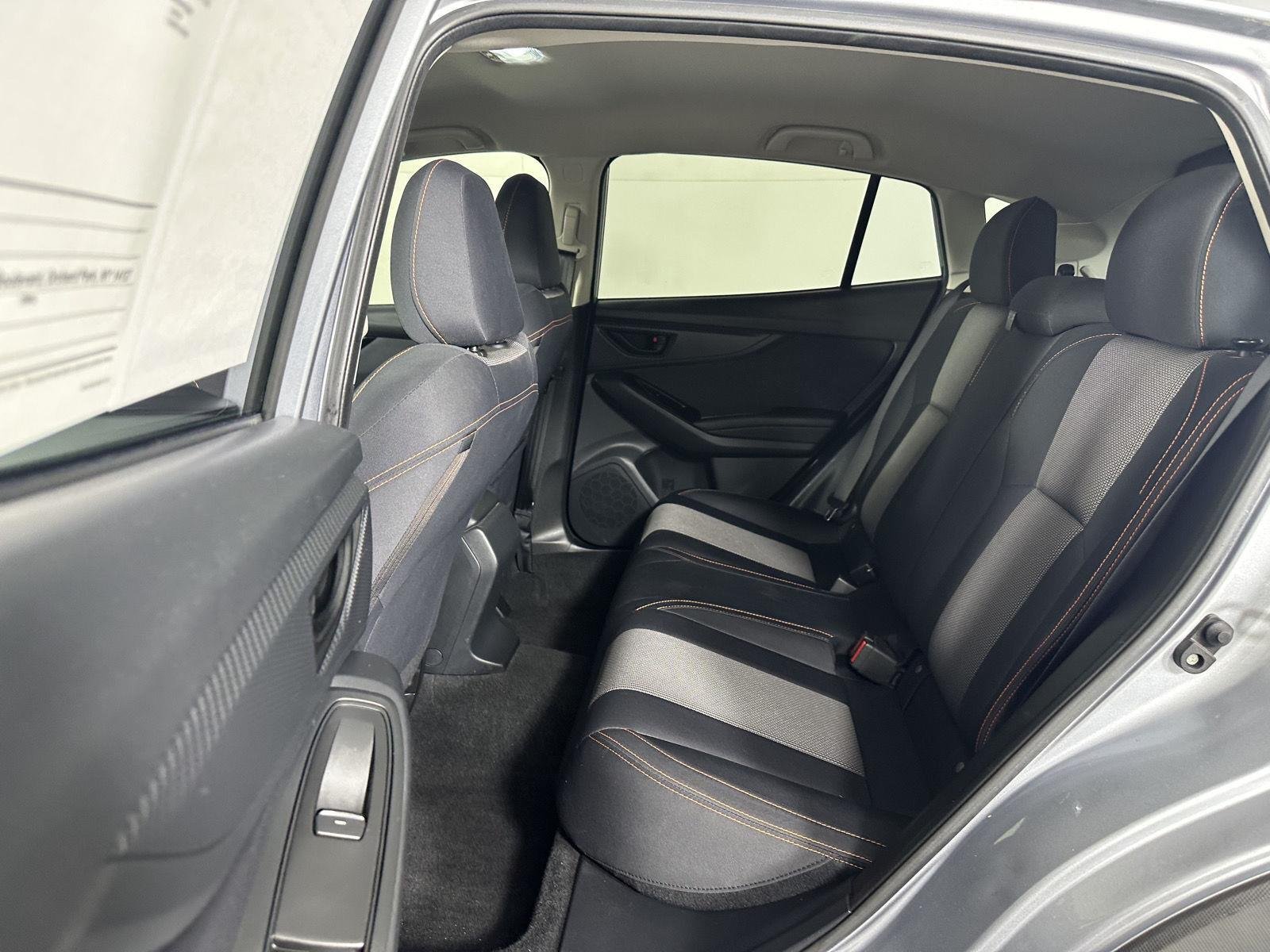 Used 2018 Ice Silver Metallic Subaru Premium image 27