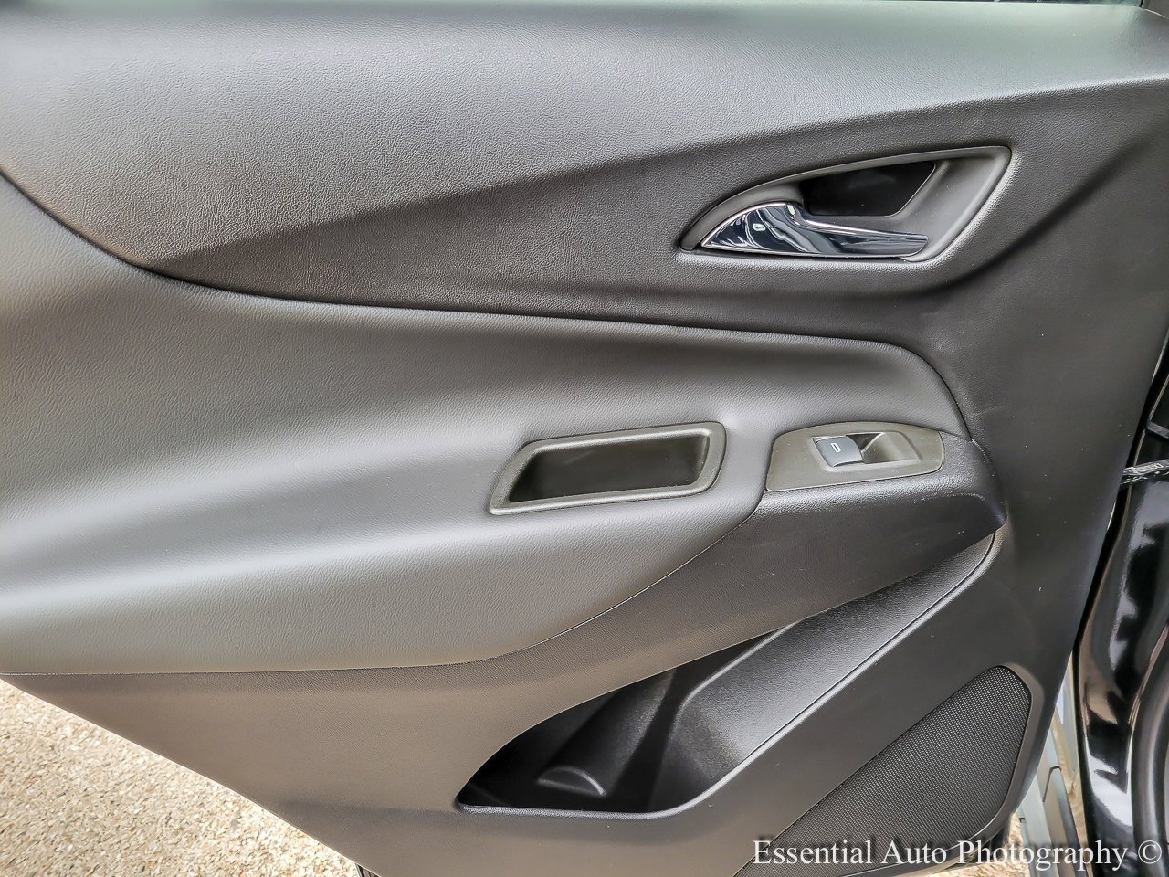 Used 2023 Mosaic Black Metallic Chevrolet LT image 17