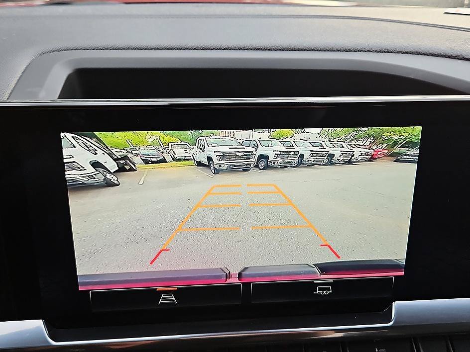 Used 2023 VOLCANIC RED TINTCOAT GMC Elevation image 20