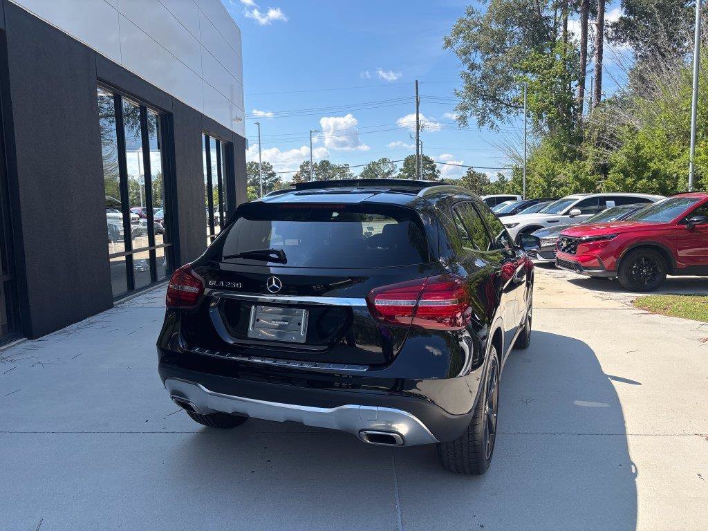 Used 2019 Black Mercedes-Benz GLA 250 image 17