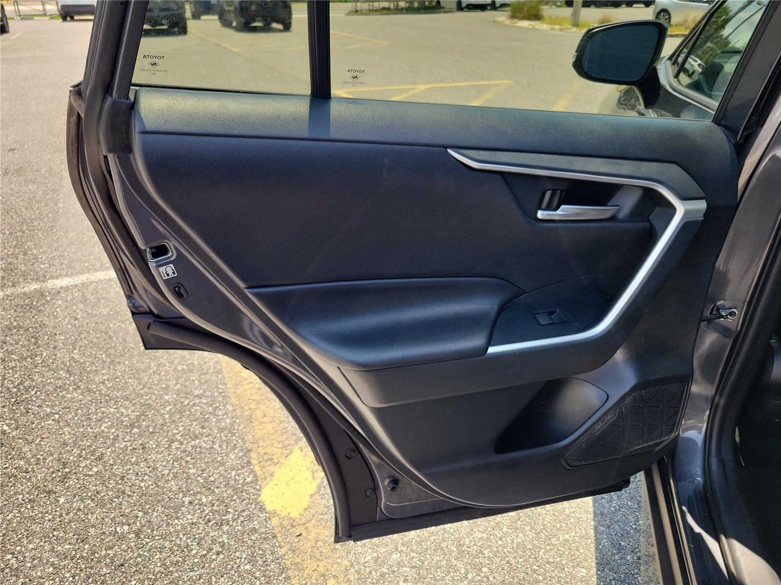 Used 2019 Magnetic Gray Metallic Toyota XLE image 15